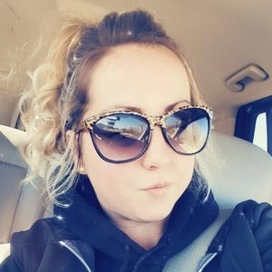 Meet your Posher, Adrena